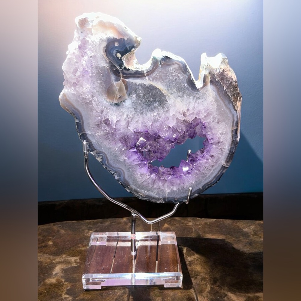 Amethyst Large Point Portal w/Custom Stand- AMYPTLSTAND-001